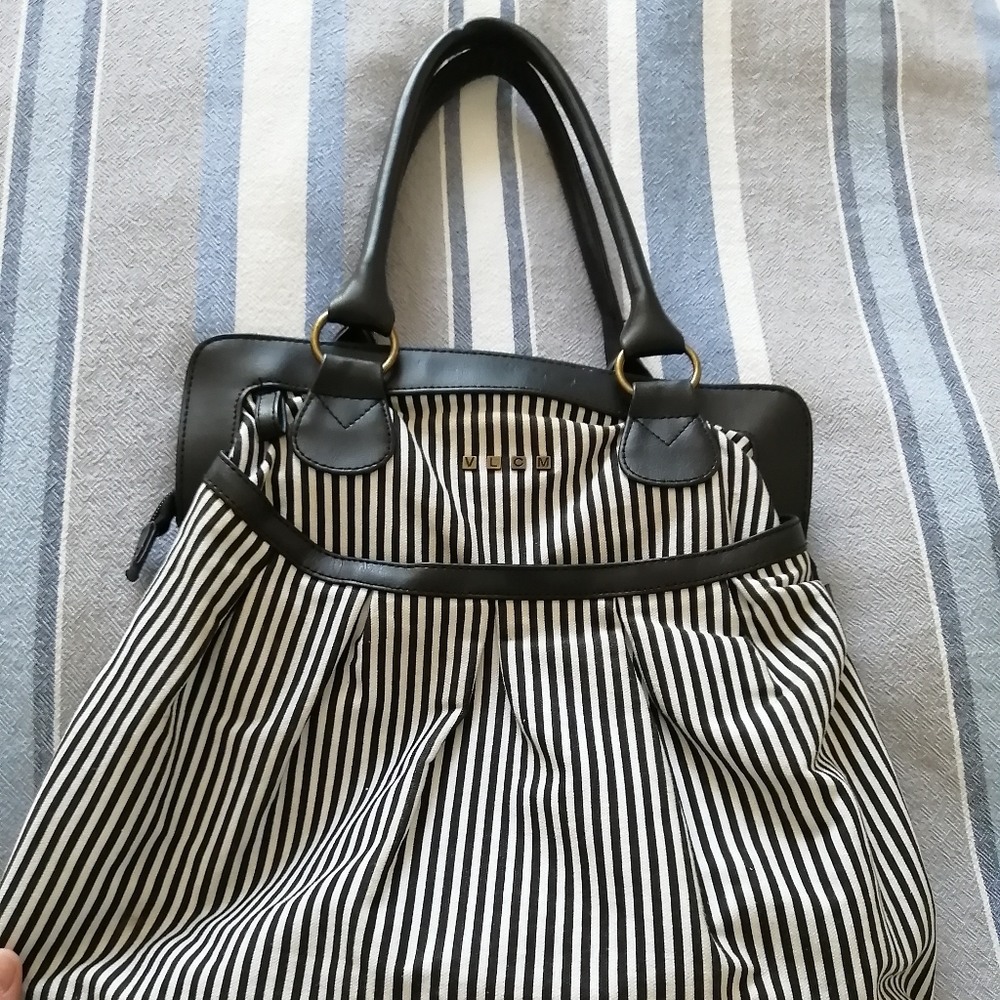 VOLCOM Black and White Purse with stripes